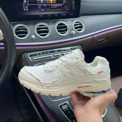 New Balance 2002R 20 styles